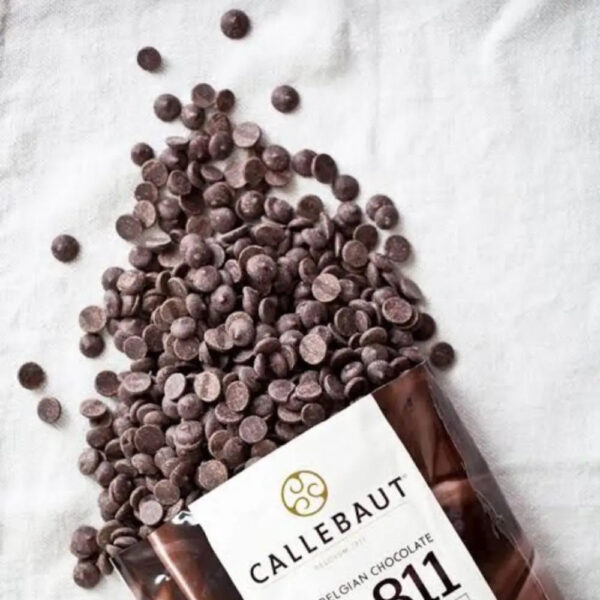 Callebaut - Finest Belgian Chocolate – 54% Dark Chocolate Callets - 811 - 2.5 KG - Image 2